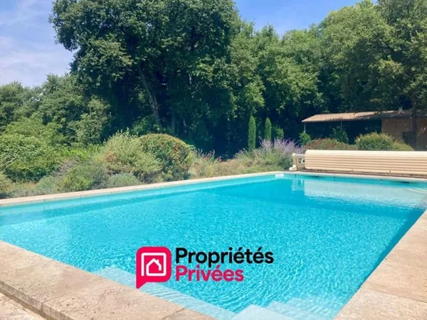 Villa 6 pièces 288 m²