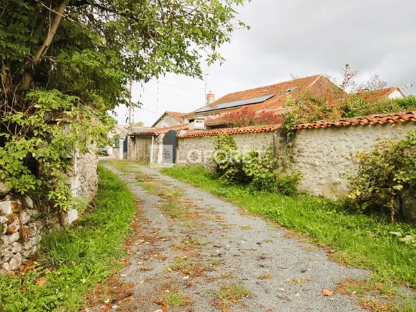 Maison 8 pièces 276 m²
