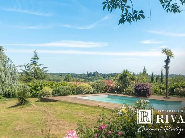 Maison 6 pièces 247 m²