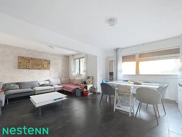 Saint Etienne proche centre-ville - Appartement T4 avec cuisine équipée, 2 balcons et cave + possibi