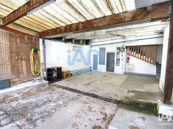 Local commercial 1 pièce 83 m²