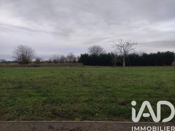 Terrain constructible 772 m²
