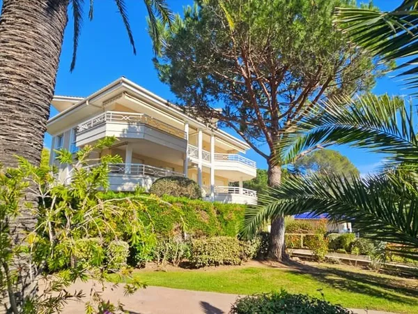Appartement avec terrasse et jardin 3 pièces à vendre à Sain