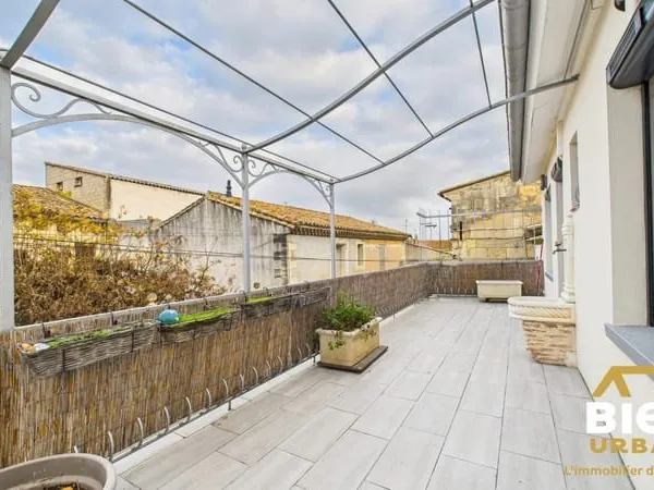 MAISON DE VILLE AVEC TERRASSE