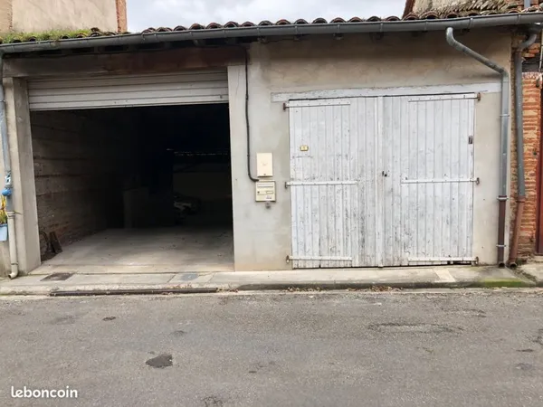 Parking garage box