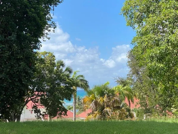 A VENDRE - ENSEMBLE RARE DE 2 STUDIOS COMMUNICANTS - BORD DE MER SAINTE ANNE