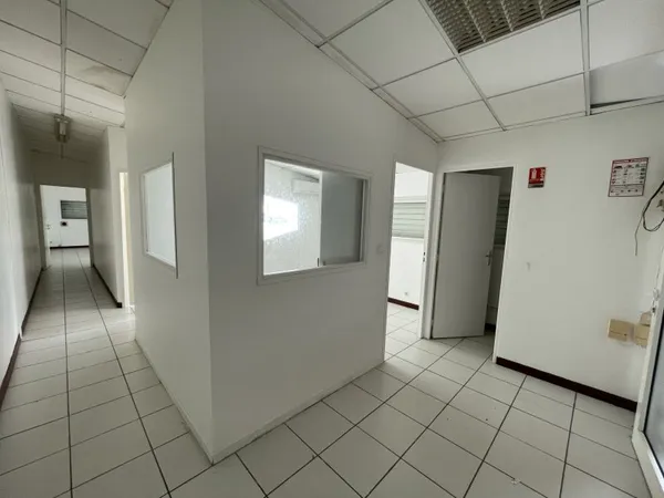 LOCAL DE 75M2 MOUDONG SUD