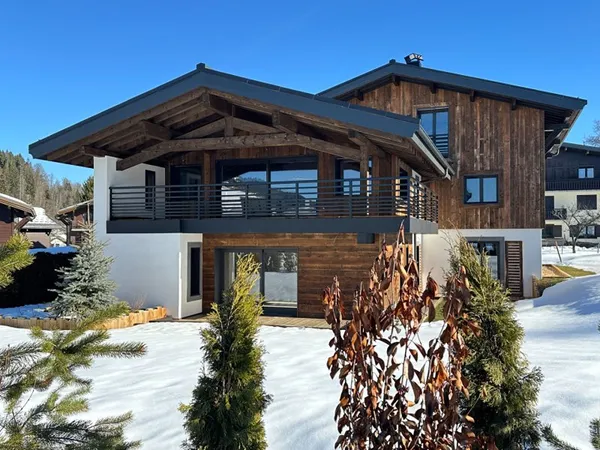 MEGEVE Chalet de 350 m² + 40 m² de garage sur terrain 790 m² EN FRAIS DE NOTAIRE REDUITS en cours de