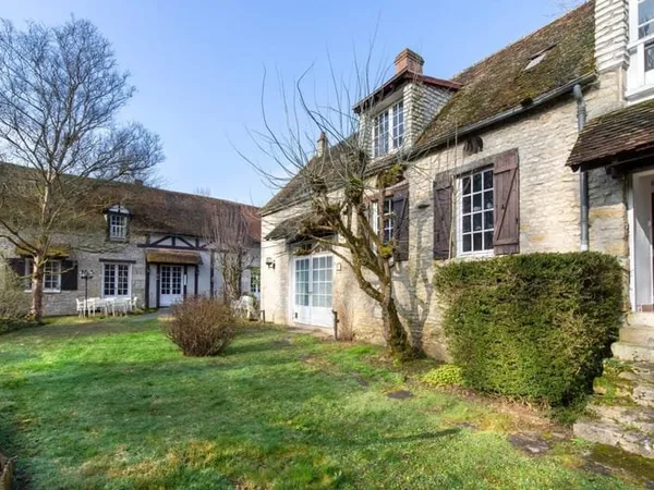 Maison 10 pièces 250 m²