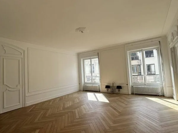 Appartement 7 pièces 196 m²