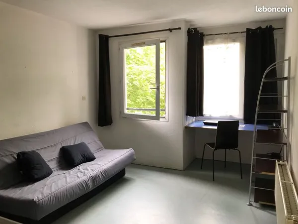STUDIO moderne Grenoble, parking gratuit et garage à vélo (niveau route et très lumineux)