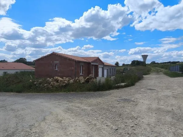 A saisir terrain à bâtir - lot 5 -ITEUIL