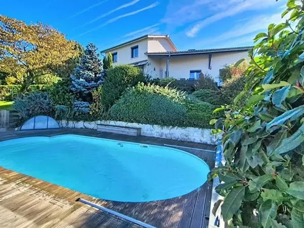 Maison 6 pièces 174 m²