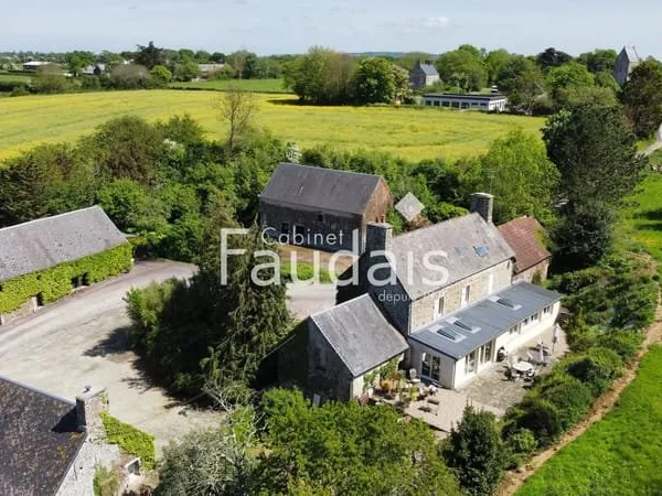 PORTBAIL- SUR-MER - Corp de ferme et dépendances
