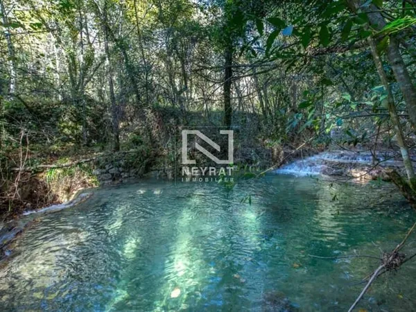 TOURRETTES - BASRTIDES - PISCINE - RIVIERE - SOURCE - 17.000m² de terrain