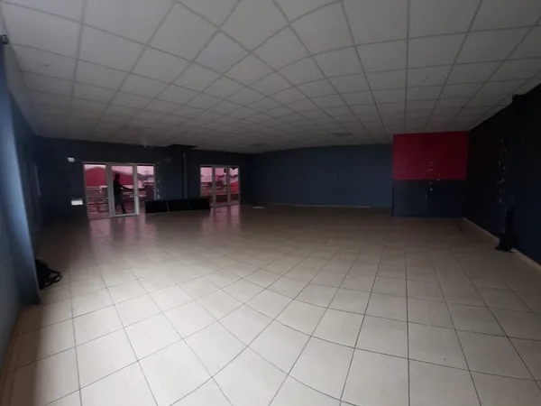 LOCATION Local professionnel 92m2 - SAINTE ROSE