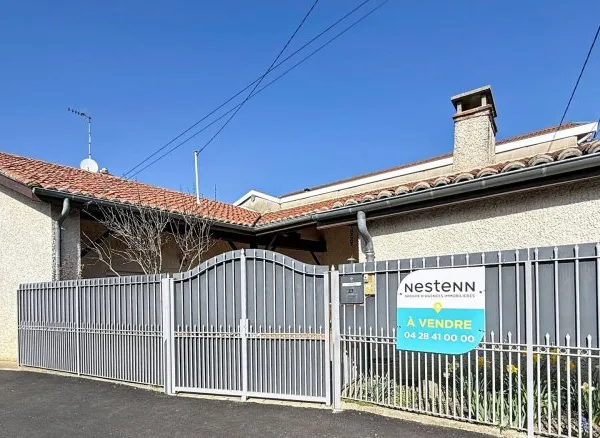 Belle maison à Meximieux de 140m² avec 5 chambres sur un jardin de 565m² avec terrasse couverte et g