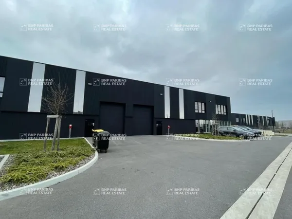 Local commercial 684 m²
