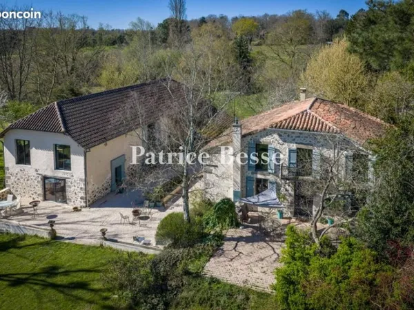 Maison 7 pièces 429 m²