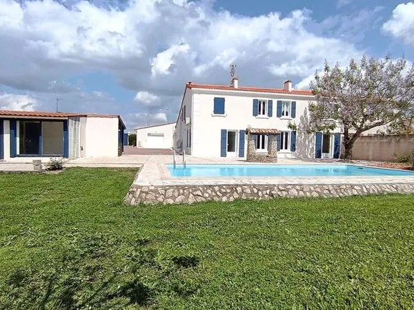 Maison 7 pièces 237 m²