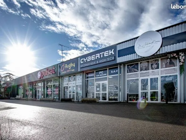Local commercial 136 m²