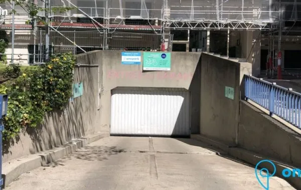 Parking/box 12 m² PARIS 15