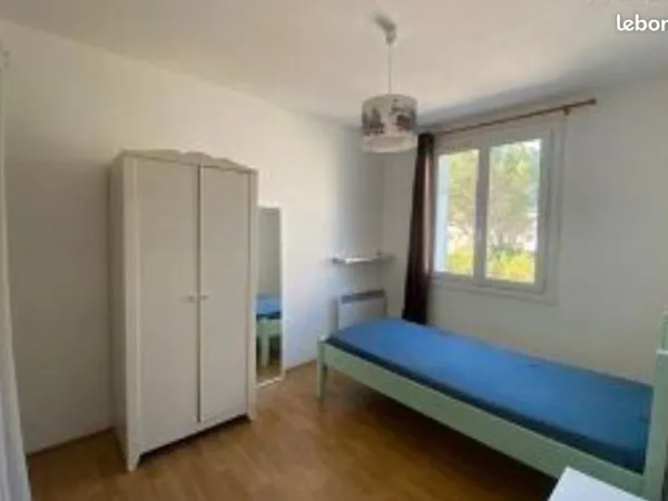 Chambre meublée Aix-en-Provence (Paul Cézanne) - 600 CC (FEMME SEULE)