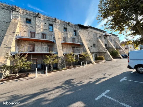Bureaux zone franche 292m2