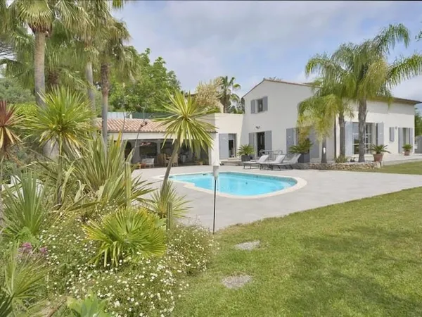 Villa 4 pièces 160 m²