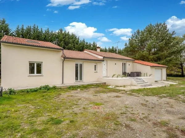 Pompignan (82170) : Grande Villa Familiale de 138 m² sur 2495 m² de Terrain