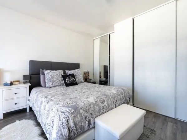 Studio de 35 m² avec chambre en mezzanine - Dernier étage - Parking - Immeuble de 2018