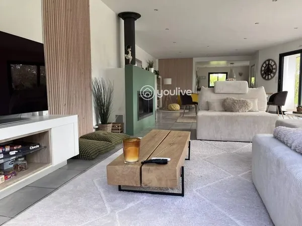 Maison 9 pièces 229 m²