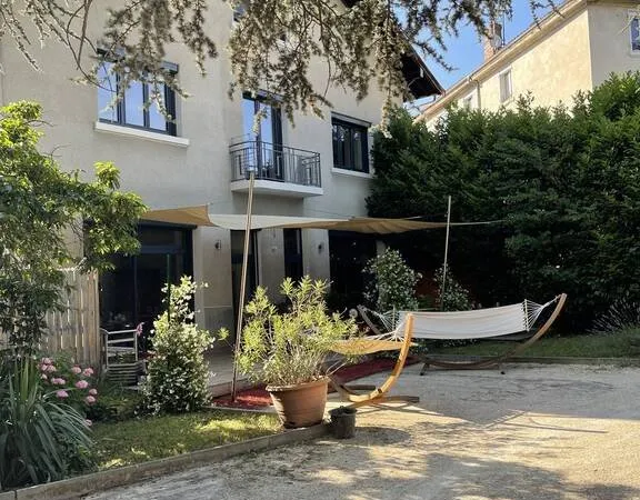 Maison 6 pièces 270 m²