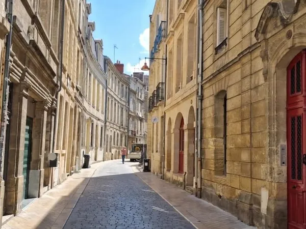 Bordeaux quartier historique Saint Pierre appartement 3 pièces