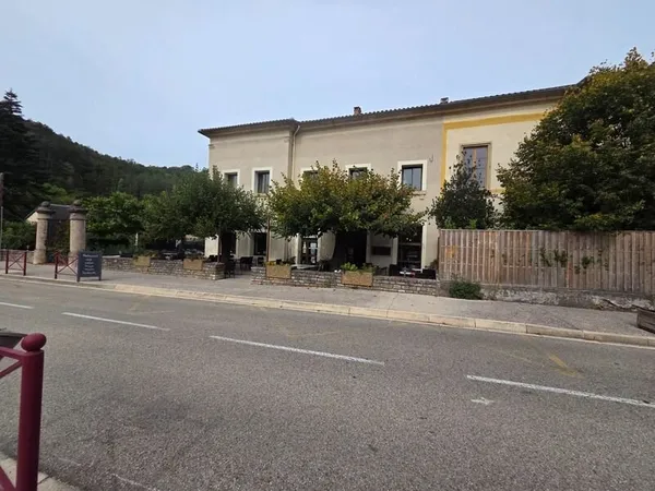 ALZON (30) À VENDRE - Fonds de commerce Hôtel - Restaurant - Bar