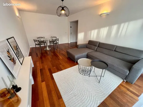 Appartement 2 pièces F2 51 m² meublé avec parking dans résidence de standing Antony centre-ville pro