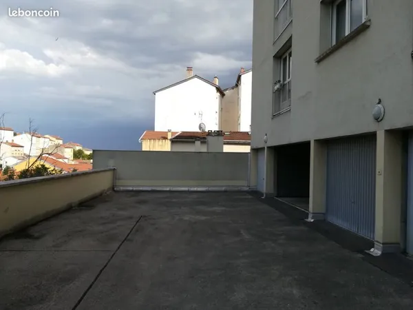 Location garage fermé Croix Rousse