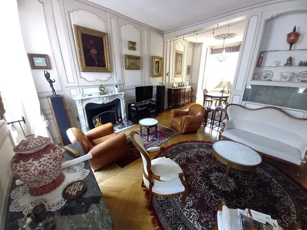 APPARTEMENT CENTRE HAUTE AVEC ASCENSEUR VILLE AVEC GARAGE ET