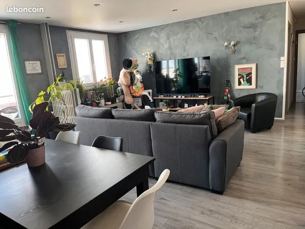 T3 lumineux 70 m² + balcon - Gare / Centre Troyes - Aucun travaux