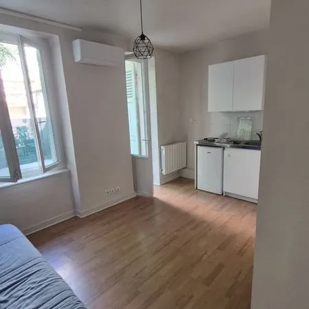 Studio 1 pièce 17 m²