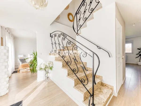 Maison 6 pièces 178 m²