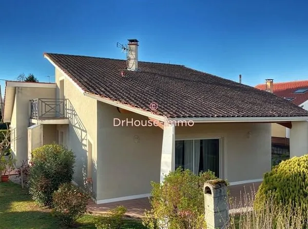 Maison familiale à Castelnau-de-Médoc, avec jardin et garage