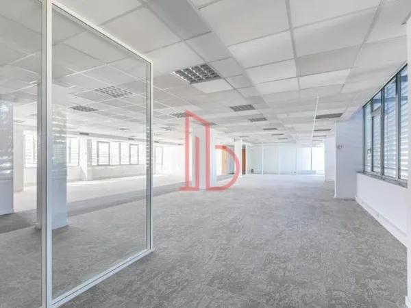 Bureaux 928 m²