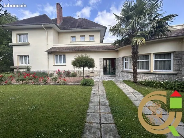 Maison 8 pièces 360 m²