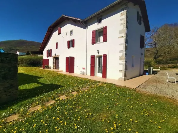 Beau T4 rénové en duplex