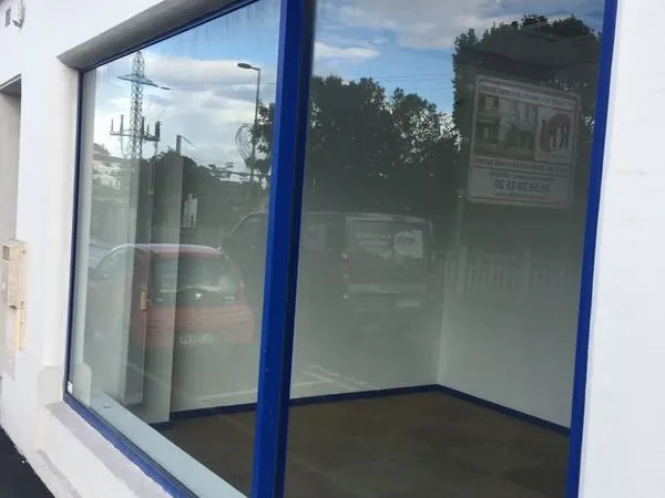 Bureaux avec vitrine
