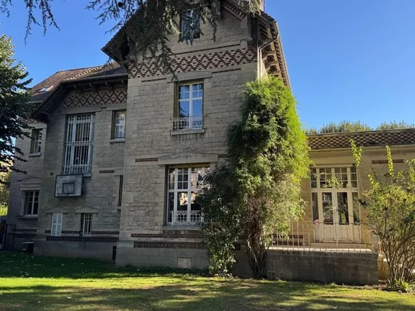 Maison 7 pièces 350 m²