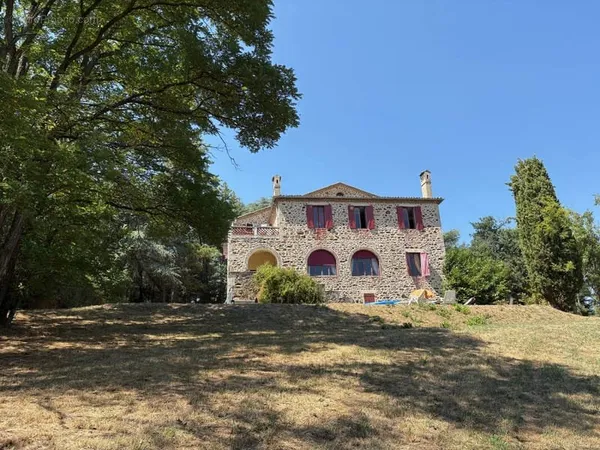 10 min ANNONAY, maison de maître en pierres de 260m2 habitable
