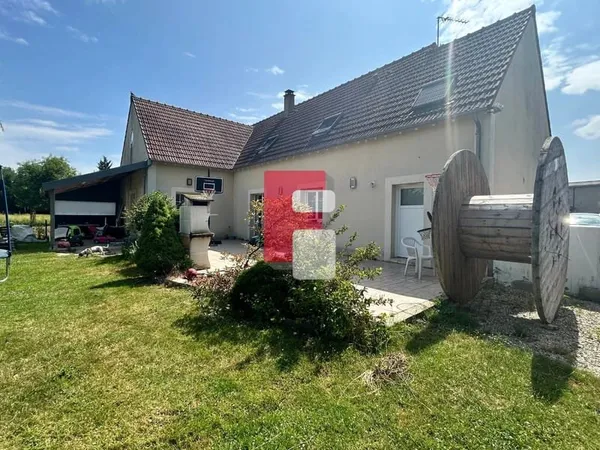 Maison familiale 160 m2 avec piscine sur terrain de 2 020 m2