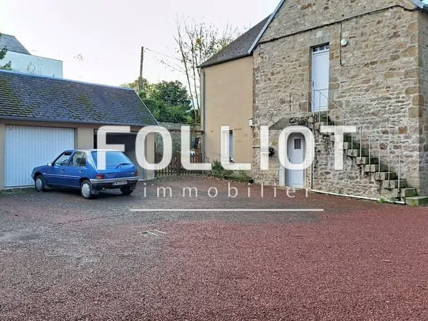 Ensemble immobilier 5 logements avec garages environs 300 m2